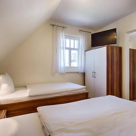 Holiday home Enya Prerow